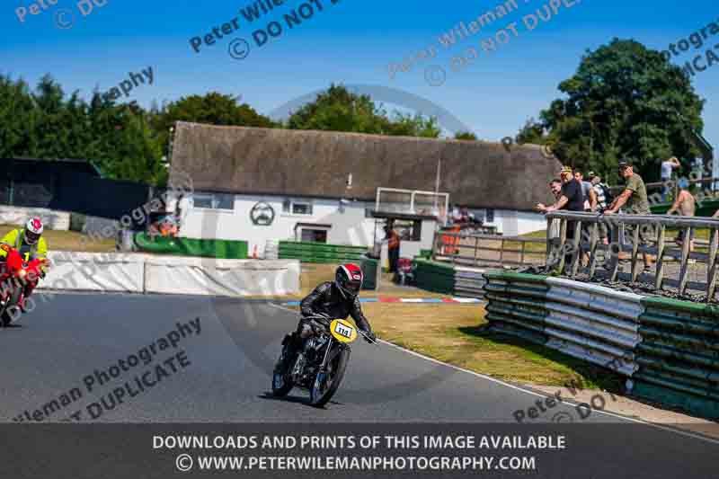 Vintage motorcycle club;eventdigitalimages;mallory park;mallory park trackday photographs;no limits trackdays;peter wileman photography;trackday digital images;trackday photos;vmcc festival 1000 bikes photographs